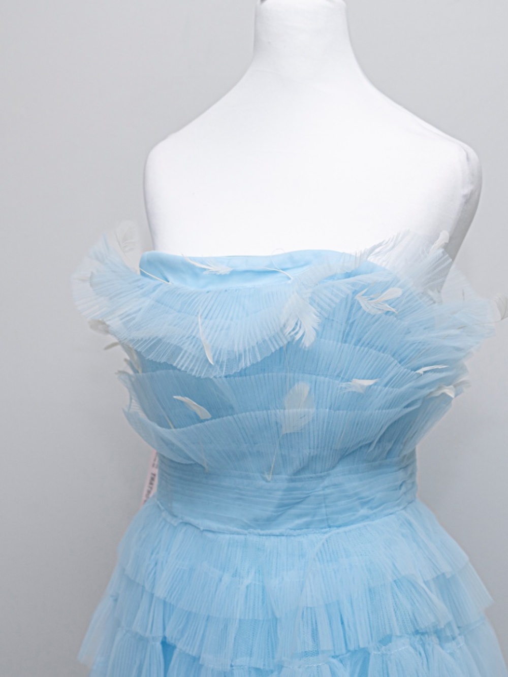 Mac Duggal - Feather Appliqué Tiered Tulle Cocktail Dress - Picture 11 of 11